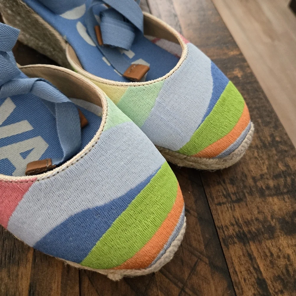 Toni Pons Costa Brava Collection Castell Waves Multicolor Espadrille Sandal. Siz
